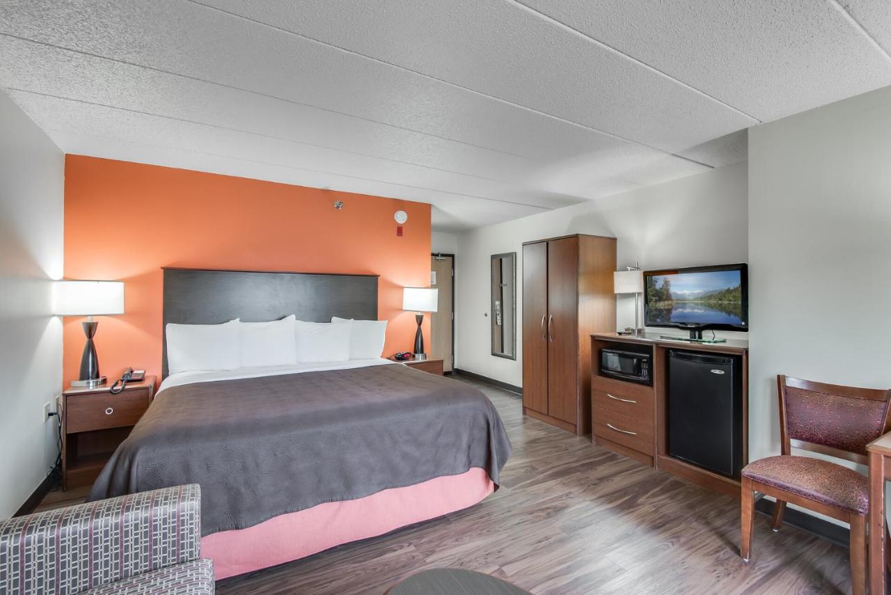 King Suite - Non-Smoking at AmericInn by Wyndham Coon Rapids