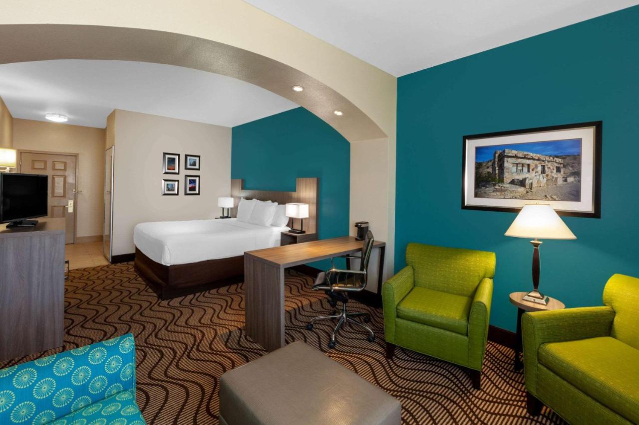 Queen Room with Two Queen Beds - Mobility Accessible/Non-Smoking at La Quinta Inn & Suites by Wyndham Midland North