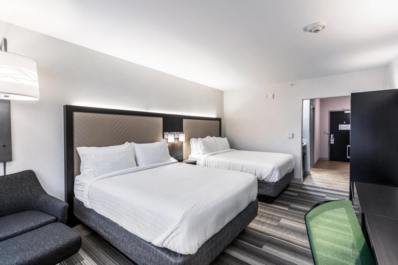 Queen Room with Two Queen Beds - Non-Smoking at Holiday Inn Express & Suites Jersey City North - Hoboken by IHG