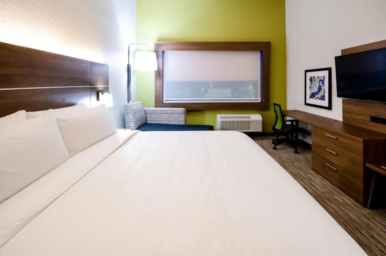King Room - Non-Smoking at Holiday Inn Express & Suites Taylor, an IHG Hotel
