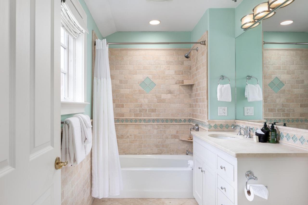 Two-Bedroom Apartment at Pelham Court Hotel