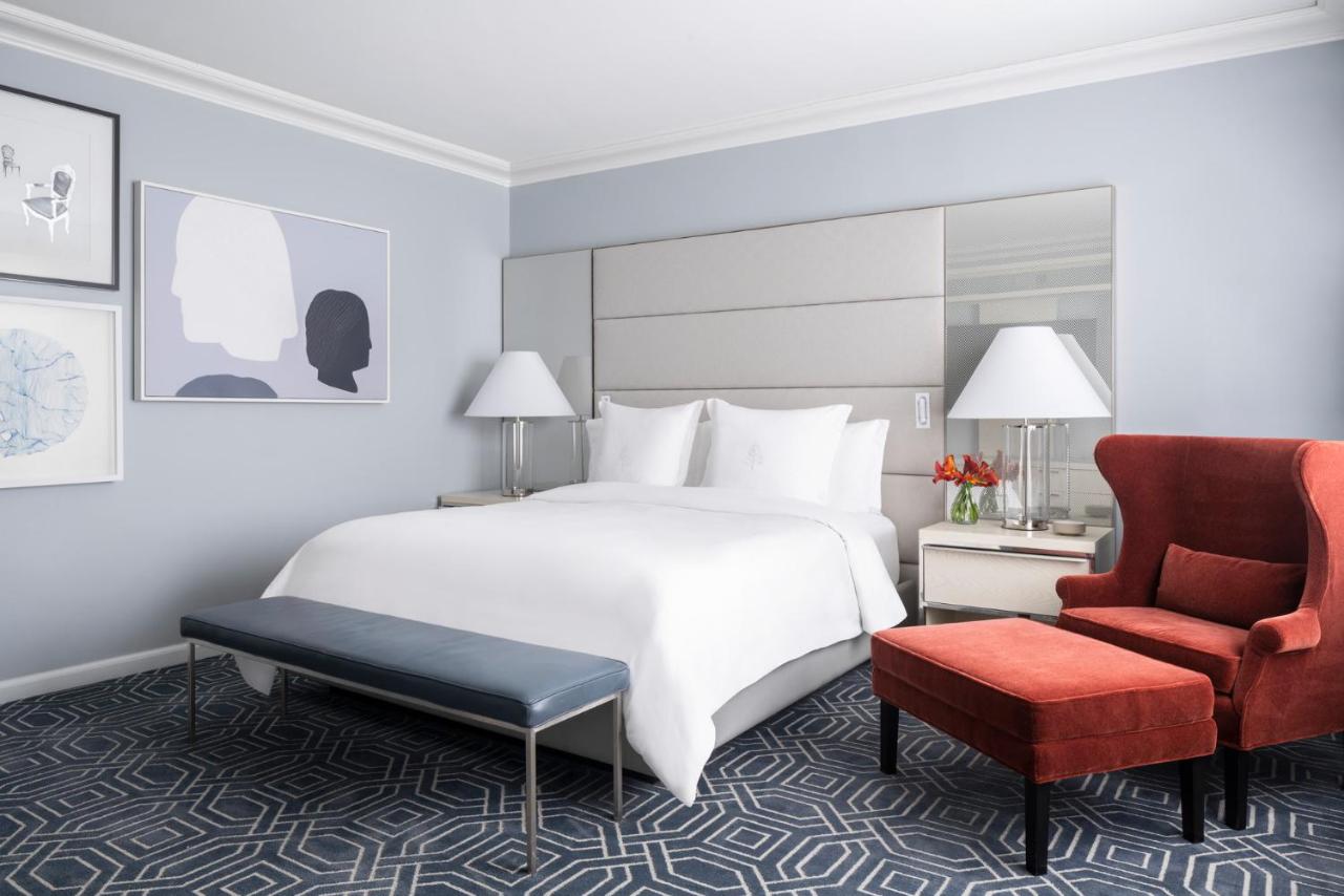 One-Bedroom King Suite - Mobility Access at Four Seasons Hotel Atlanta