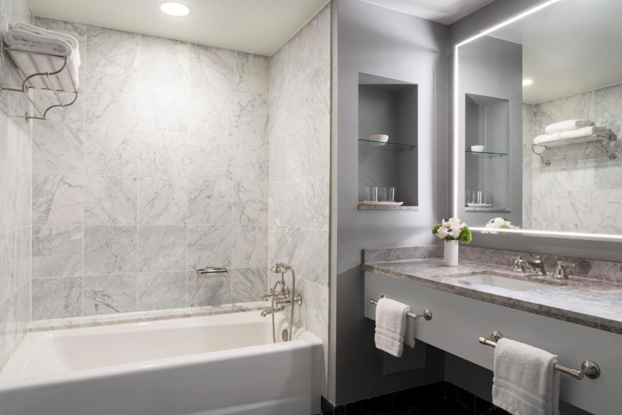 One-Bedroom King Suite - Mobility Access at Four Seasons Hotel Atlanta