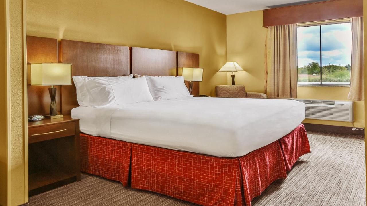 King Room - Mobility Access/Hearing Accessible at Holiday Inn Express & Suites Houston South near Pearland by IHG