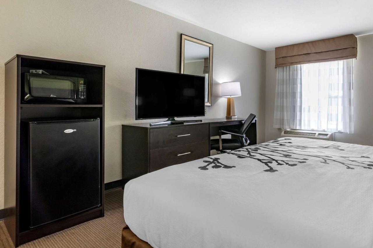 King Room - Non-Smoking at Sleep Inn & Suites Brunswick North