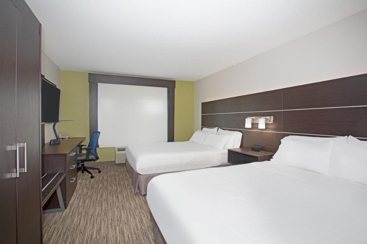 Room Selected at Check-In at Holiday Inn Express Hotel & Suites Longmont by IHG
