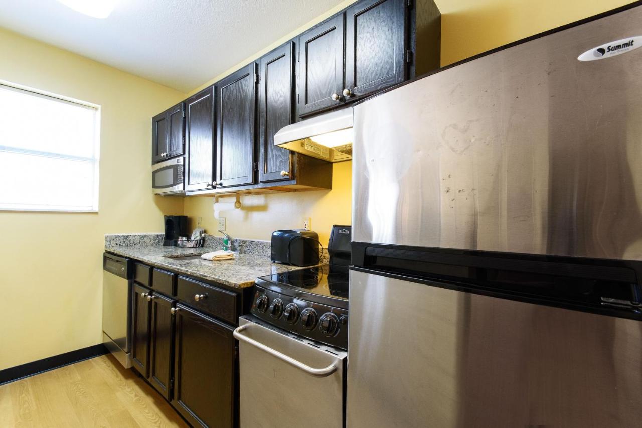 2 Bedroom Suite 2 Queen Beds Non-Smoking at Extended Stay America Suites Chicago Elgin West Dundee