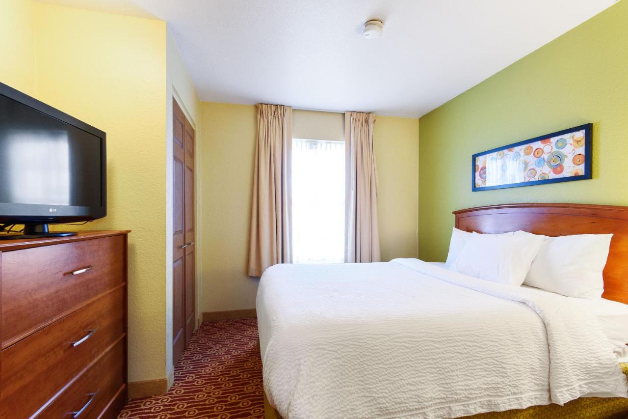 2 Bedroom Suite 2 Queen Beds Non-Smoking at Extended Stay America Suites Chicago Elgin West Dundee
