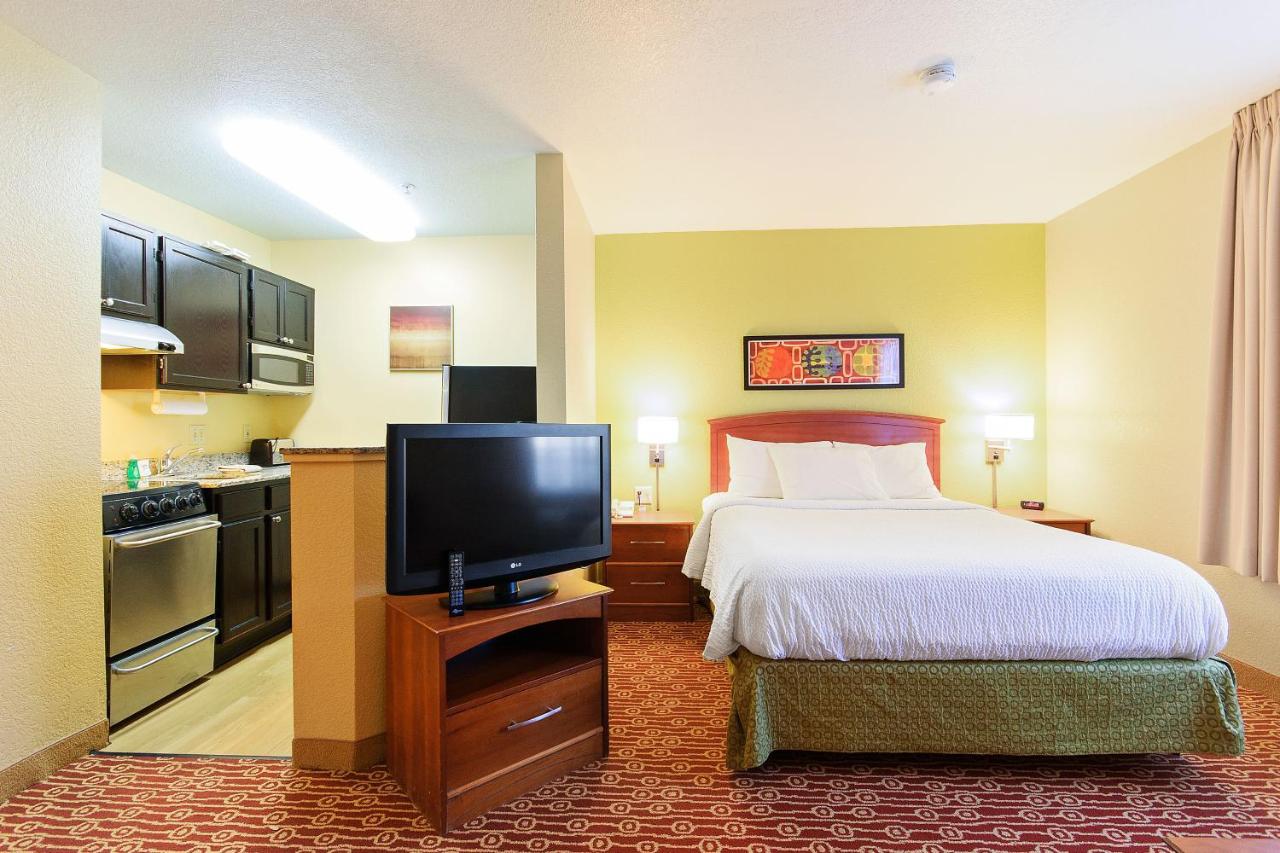 Deluxe studio 1 Queen Bed Non-Smoking at Extended Stay America Suites Chicago Elgin West Dundee