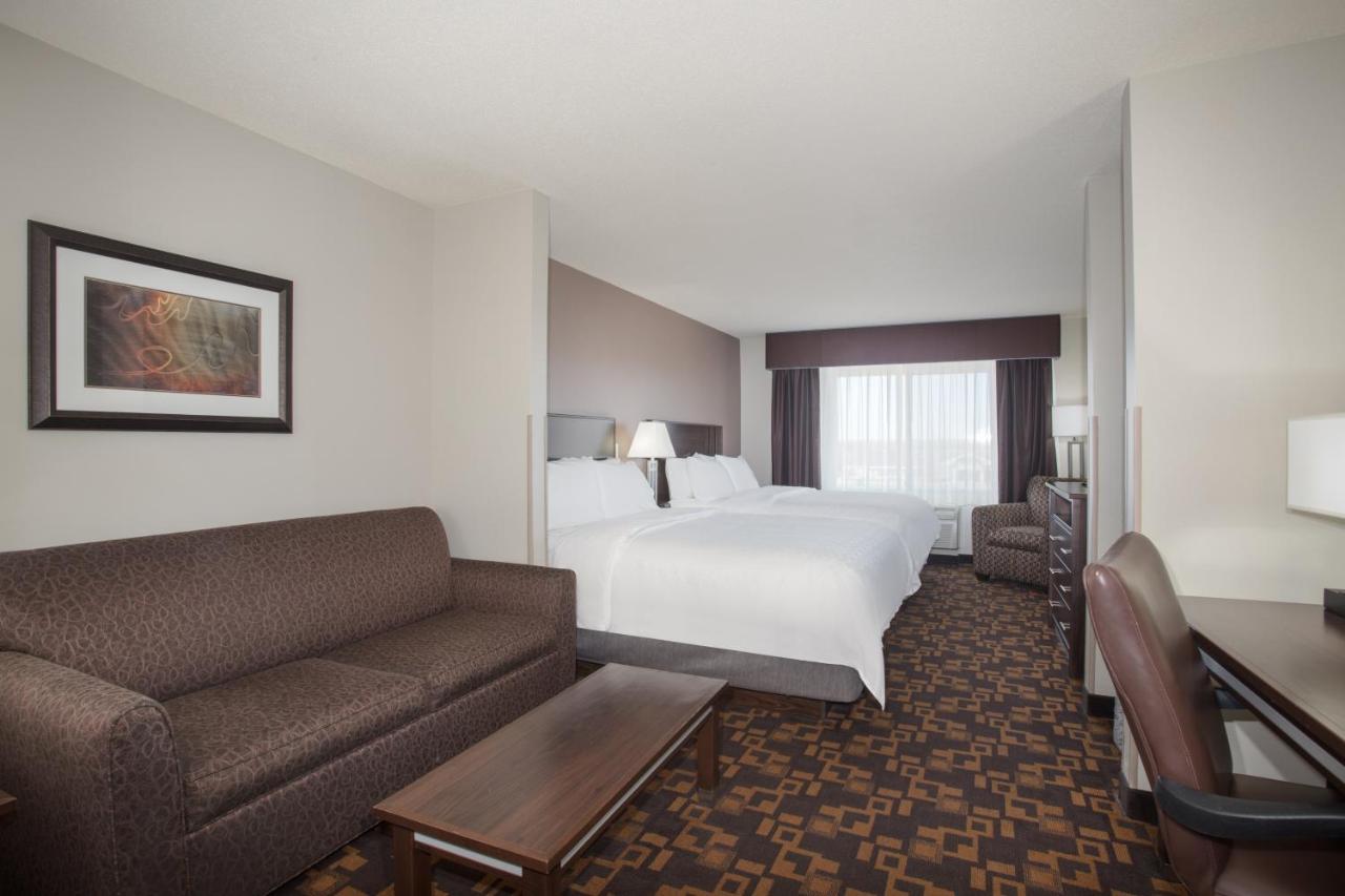 Queen Suite with Two Queen Beds - Non-Smoking at Holiday Inn Express & Suites Yankton by IHG