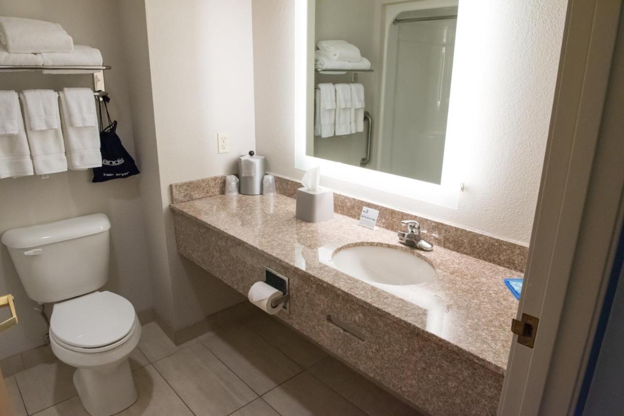 King Room with Kitchenette at Holiday Inn Express & Suites Elkhart by IHG