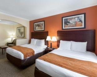 Room #49190907 at Comfort Suites Baytown I - 10