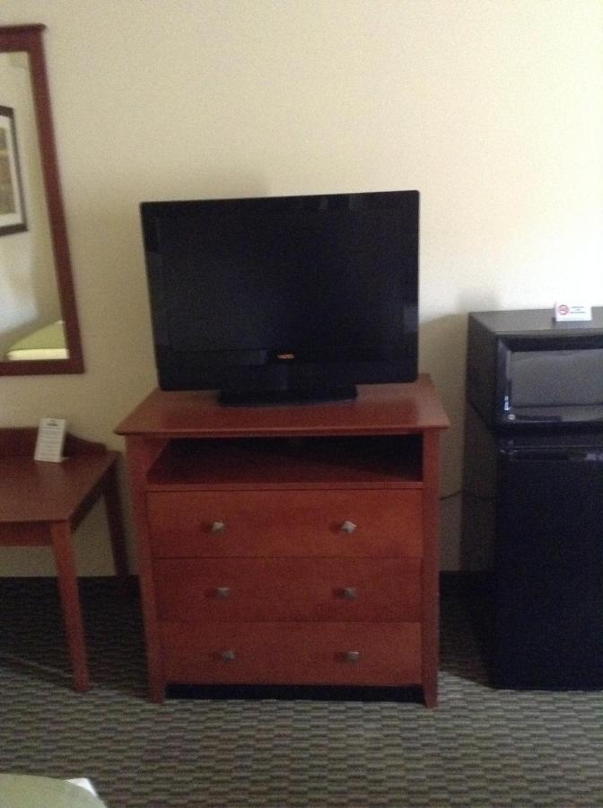 Queen Room with Two Queen Beds - Non-Smoking at Days Inn by Wyndham Carroll