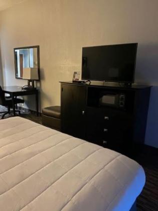 Family Suite with Sofa Bed - Countryside at Lakeside Resort and Conference Center