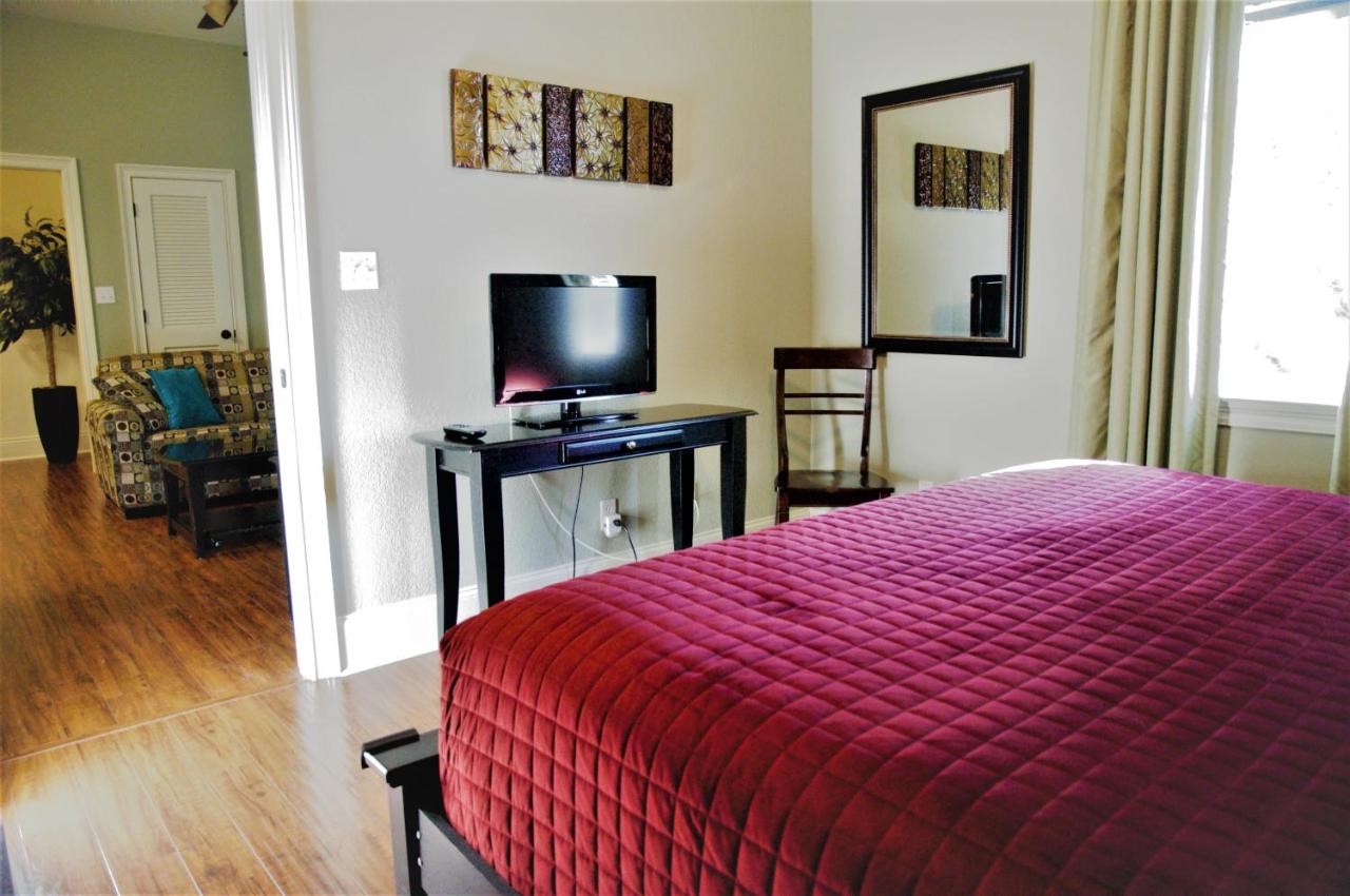 King Suite with Sofa Bed at 30A Inn & Suites