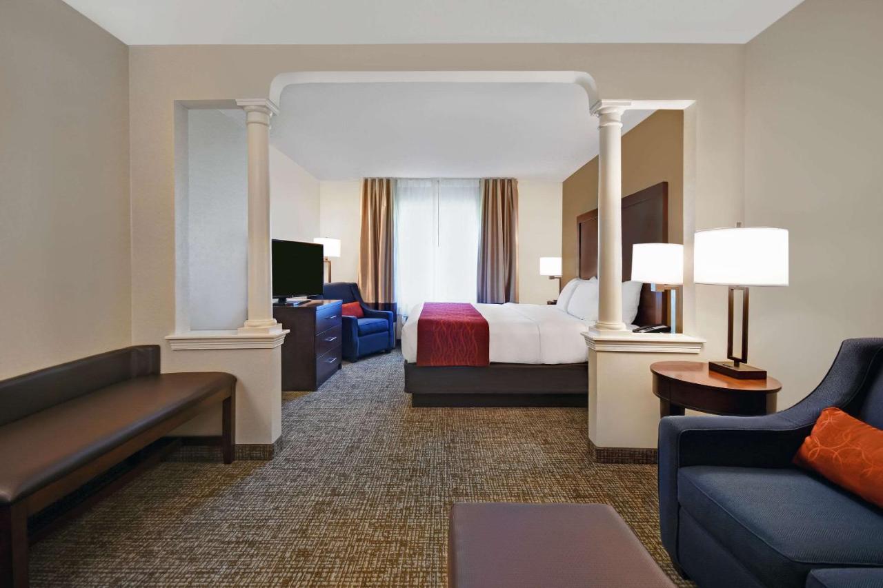 King Suite with Sofa Bed at Comfort Inn And Suites Wilton