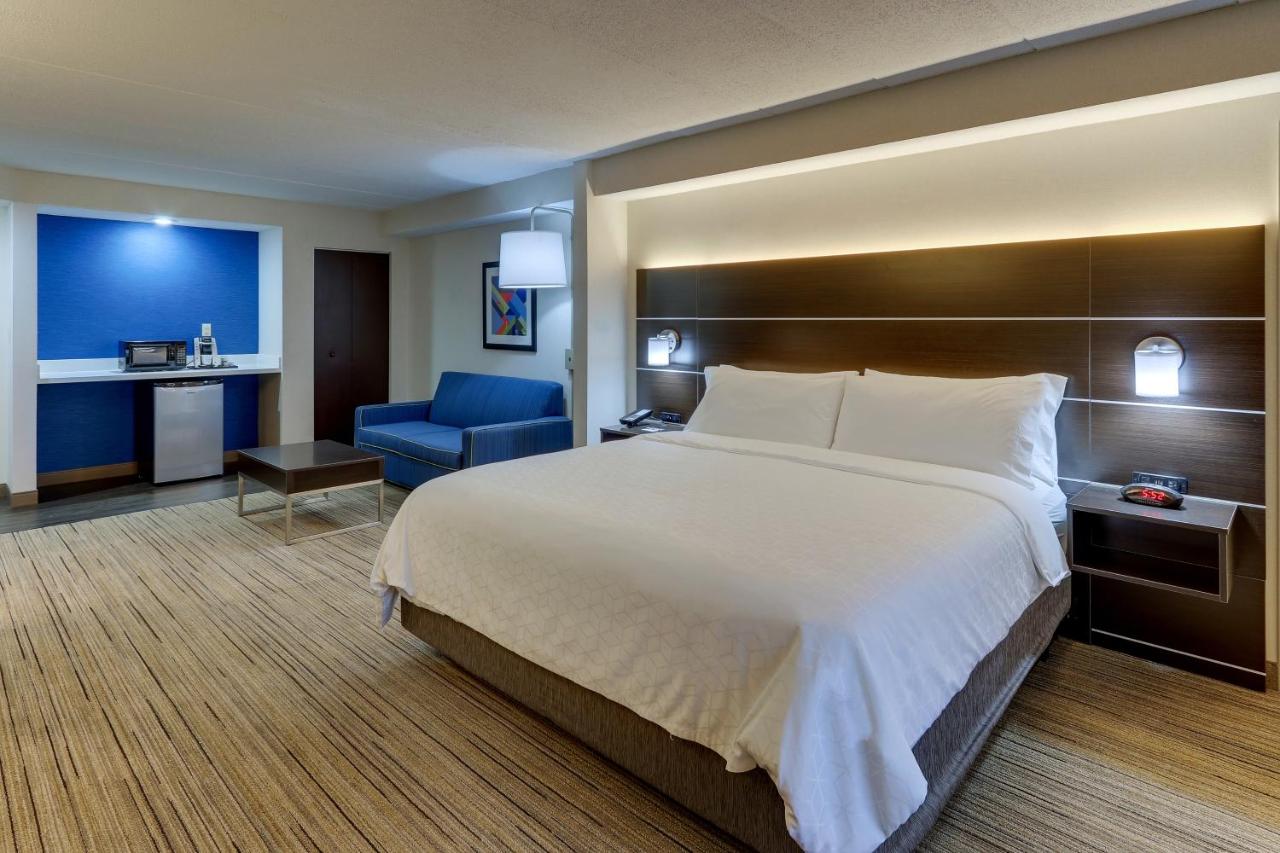 King Suite - Non-Smoking at Holiday Inn Express & Suites Troy by IHG