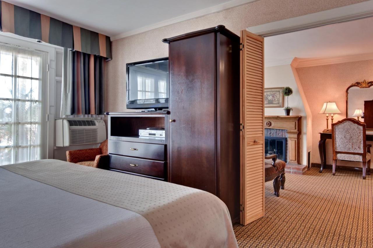  | Holiday Inn Laguna Beach