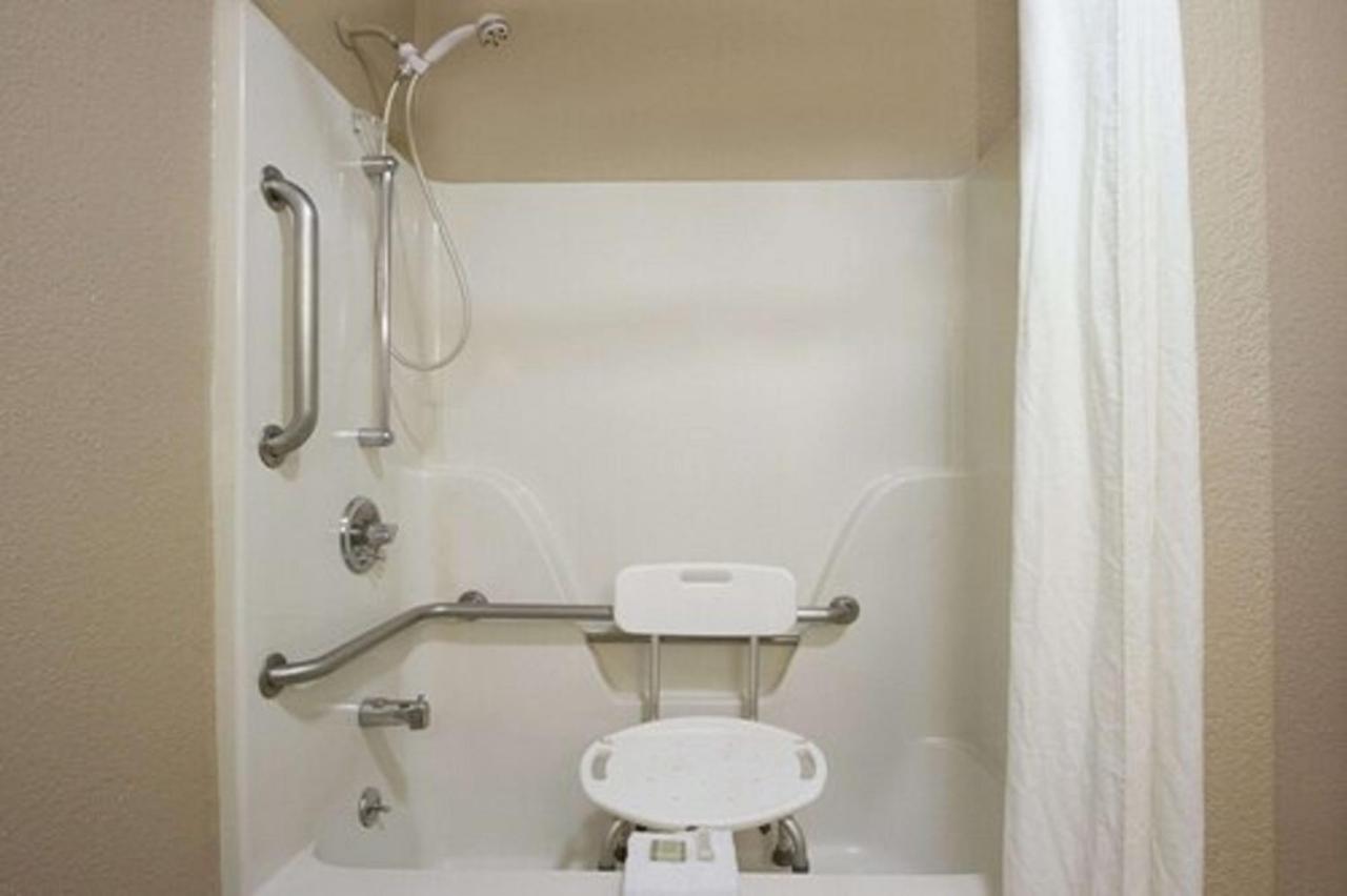 King Room - Mobility Access/Non-Smoking at Super 8 by Wyndham Fort Chiswell/Wytheville Area