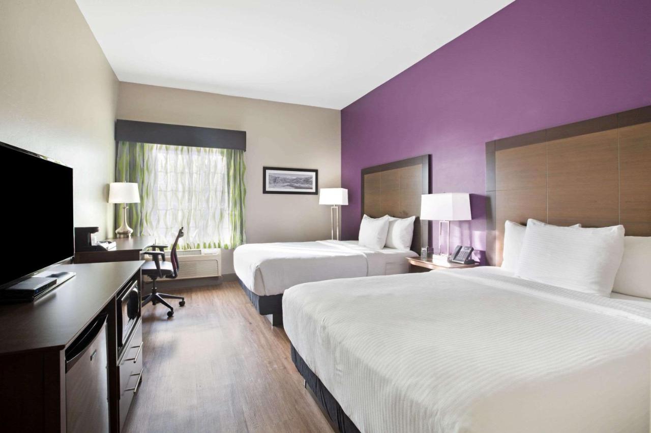 Double Room with Two Double Beds - Mobility/Hearing Accessible - Non-Smoking at La Quinta Inn & Suites by Wyndham Visalia/Sequoia Gateway