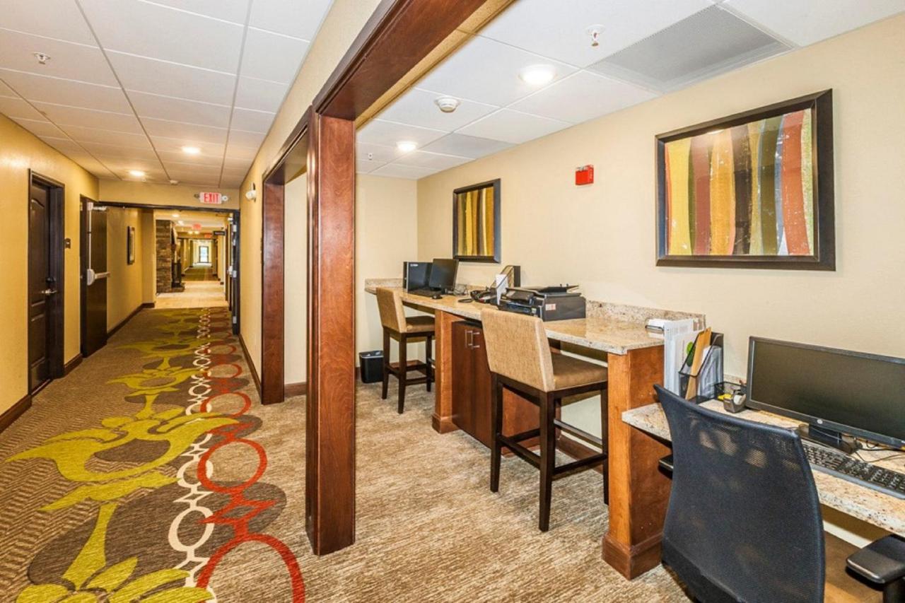 | Staybridge Suites Knoxville-West