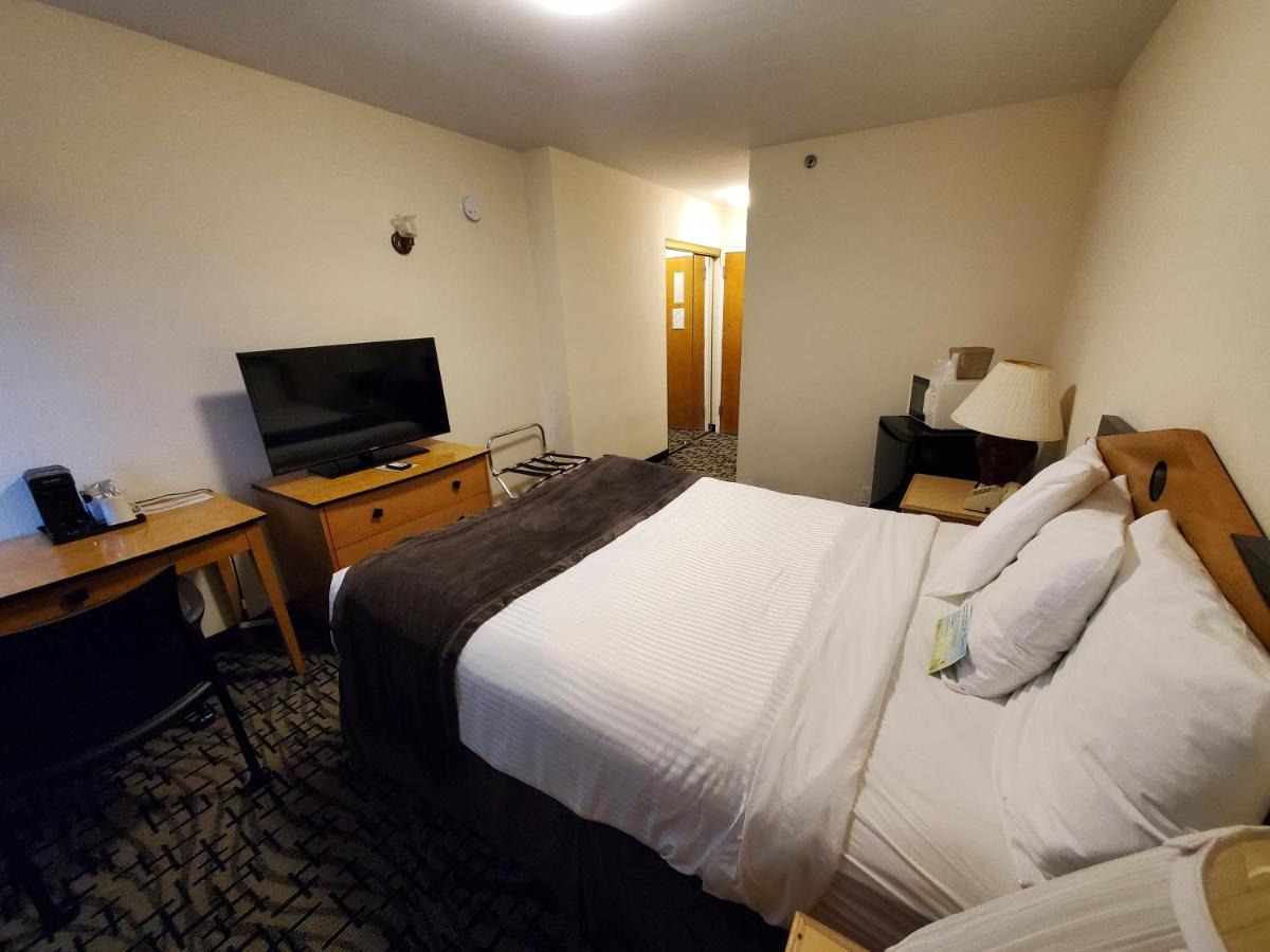 | Groton Inn and Suites