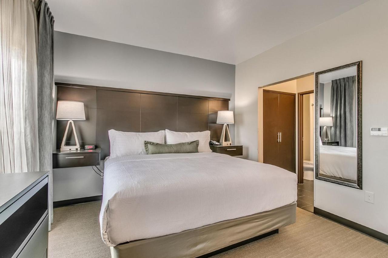 King Studio Suite - Mobility Acces Roll in Shower/Non-Smoking at Staybridge Suites Lubbock South, an IHG Hotel