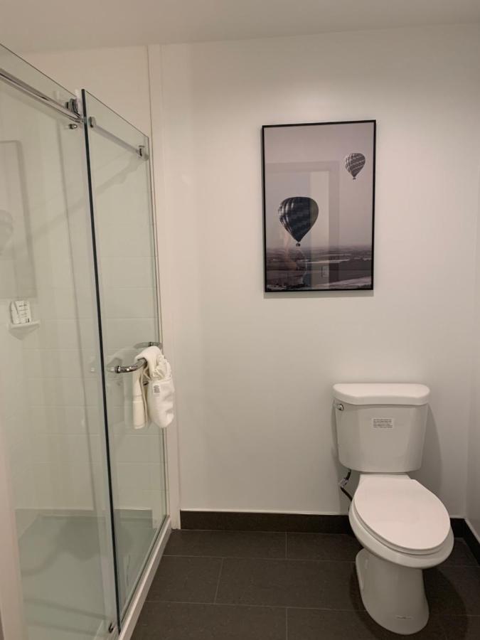 Business King Room - Non-Smoking at Ramada by Wyndham West Sacramento Hotel and Suites