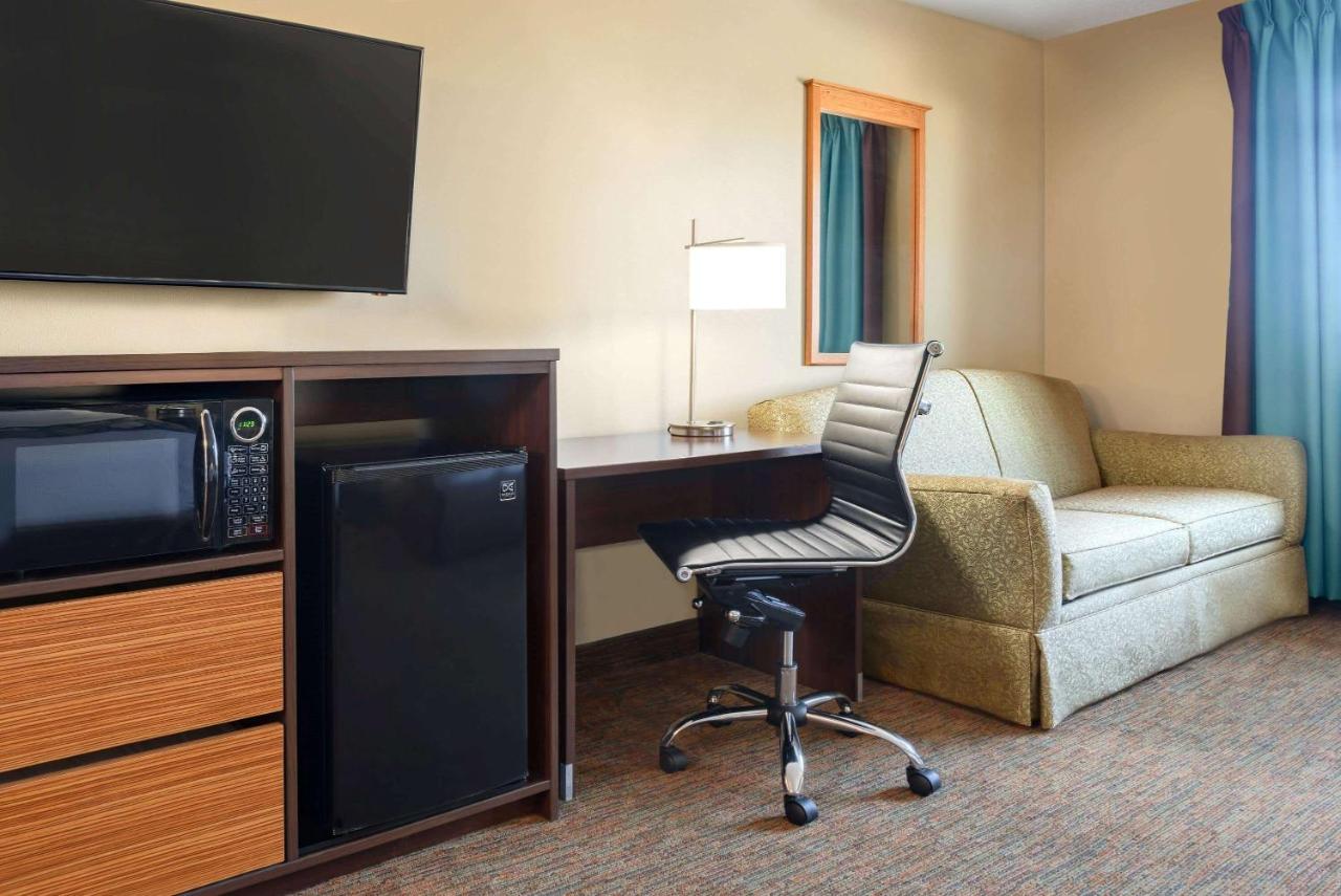 Studio Suite with Two Queen Beds - Non-Smoking at Super 8 by Wyndham Sioux Falls
