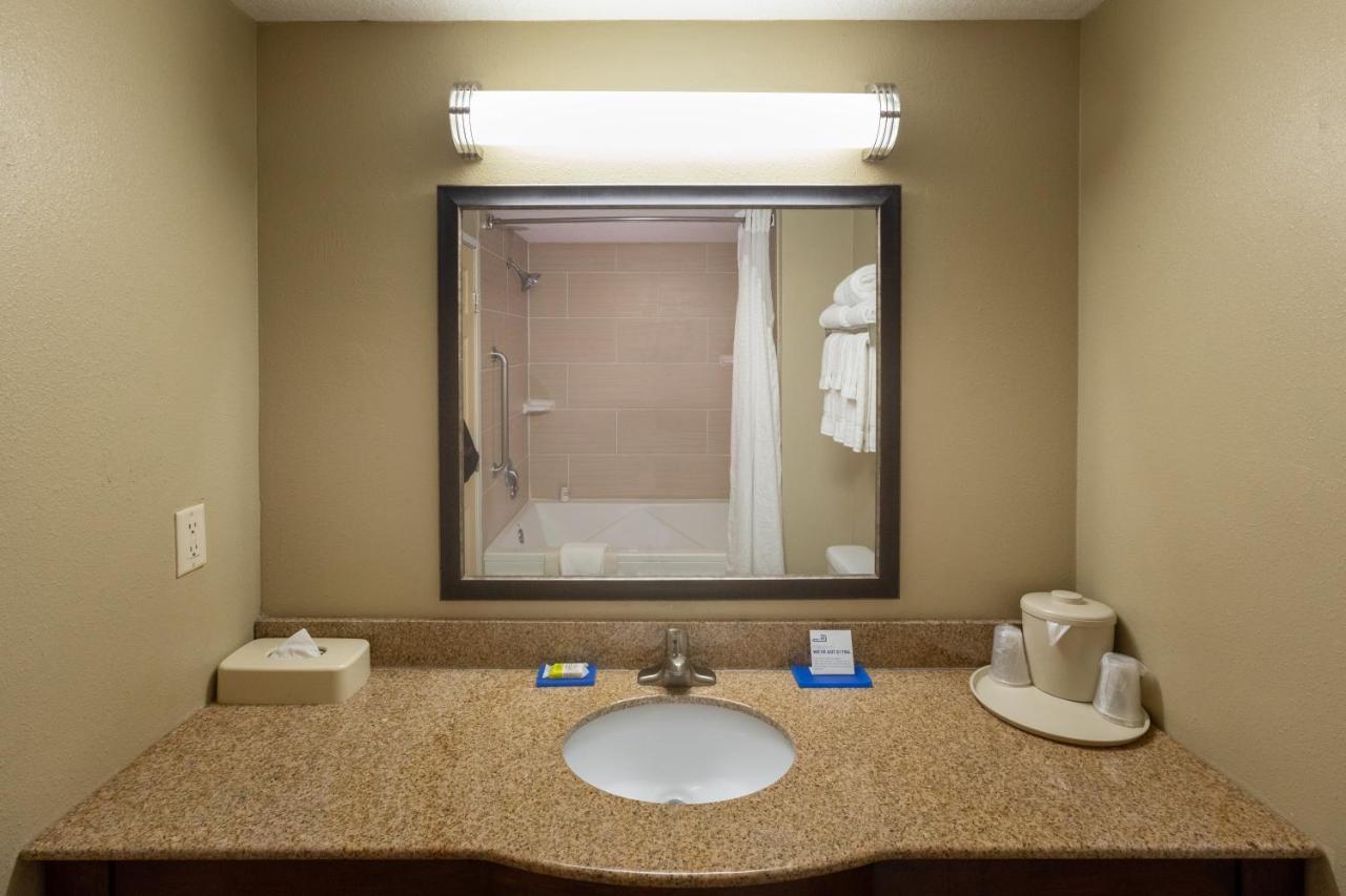 King Suite with Spa Bath - Non-Smoking at Holiday Inn Express & Suites Jacksonville Airport by IHG
