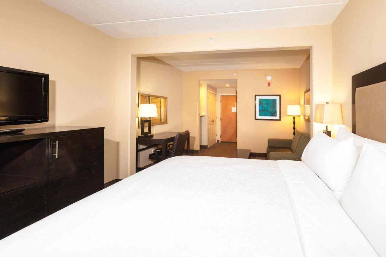 King Room with Sofa Bed - Non-Smoking at Holiday Inn Express & Suites Jacksonville Airport by IHG