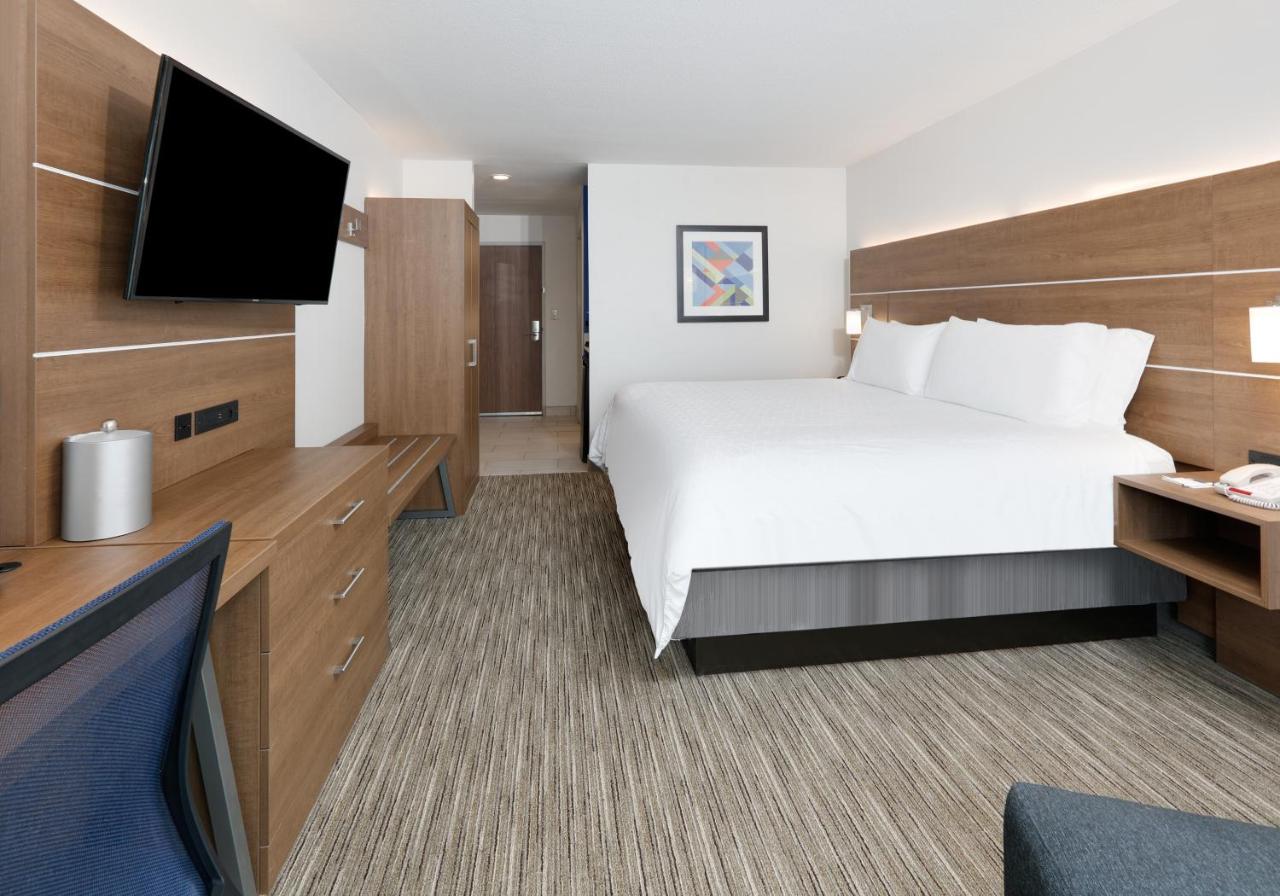 King Room at Holiday Inn Express & Suites San Antonio NW near SeaWorld by IHG