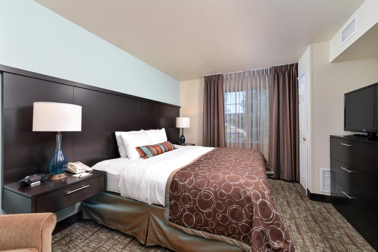 One Bedroom Queen Suite - Non-Smoking at Staybridge Suites Sioux Falls by IHG