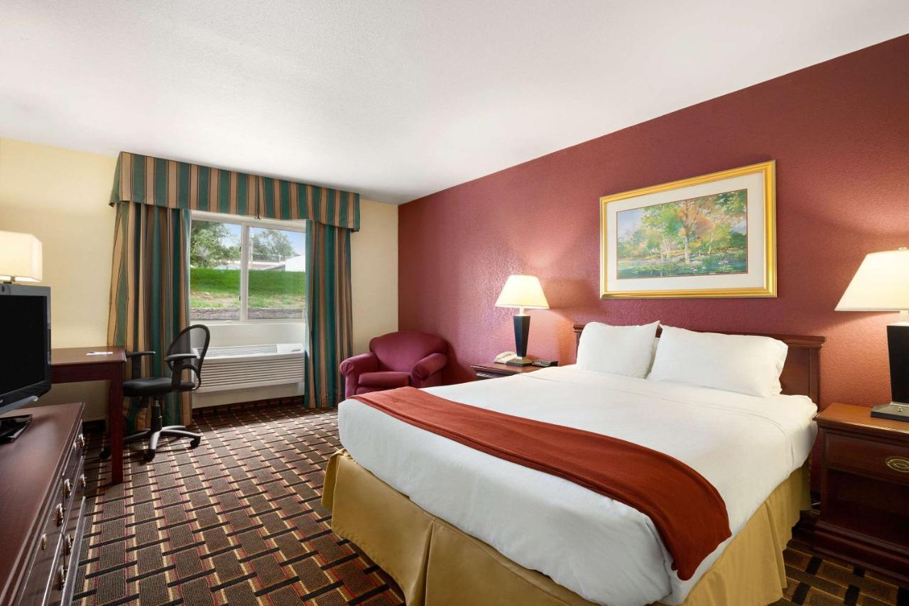 Standard King Room - Non-Smoking at Quality Inn Lincoln Cornhusker