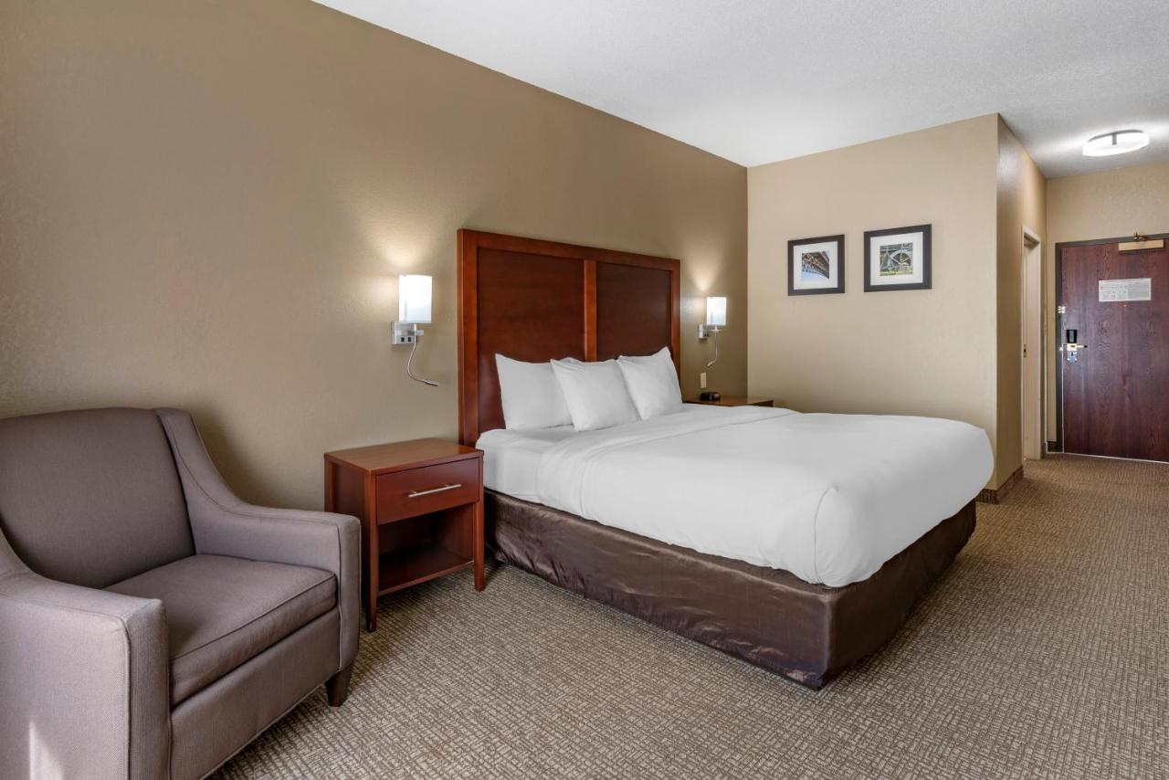 King Room - Non-Smoking at Comfort Inn & Suites St. Louis - O'Fallon