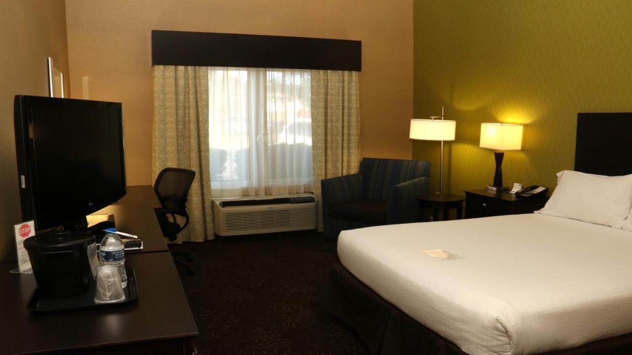 Room Selected at Check-In at Holiday Inn Express Hotel & Suites Saginaw by IHG
