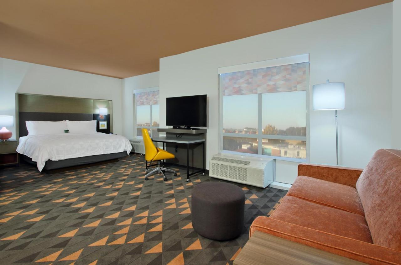 King Suite - Non-Smoking at Holiday Inn Hattiesburg - North by IHG