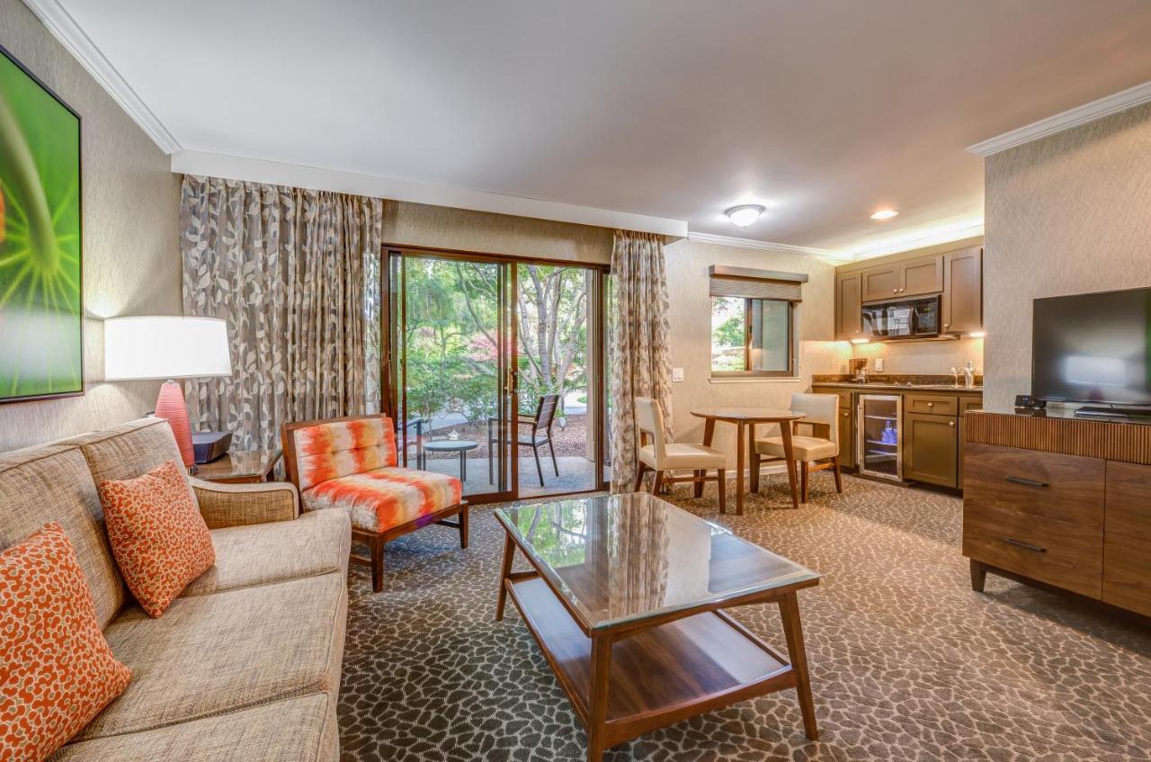 Deluxe Suite at Creekside Inn