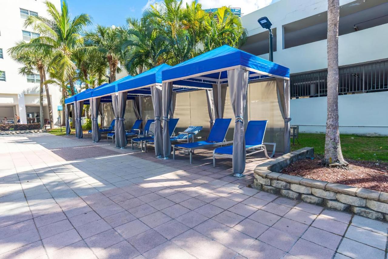 One-Bedroom Apartment at Collins Avenue Apartment