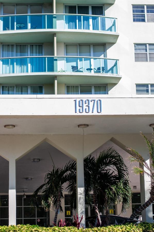 One-Bedroom Apartment at Collins Avenue Apartment