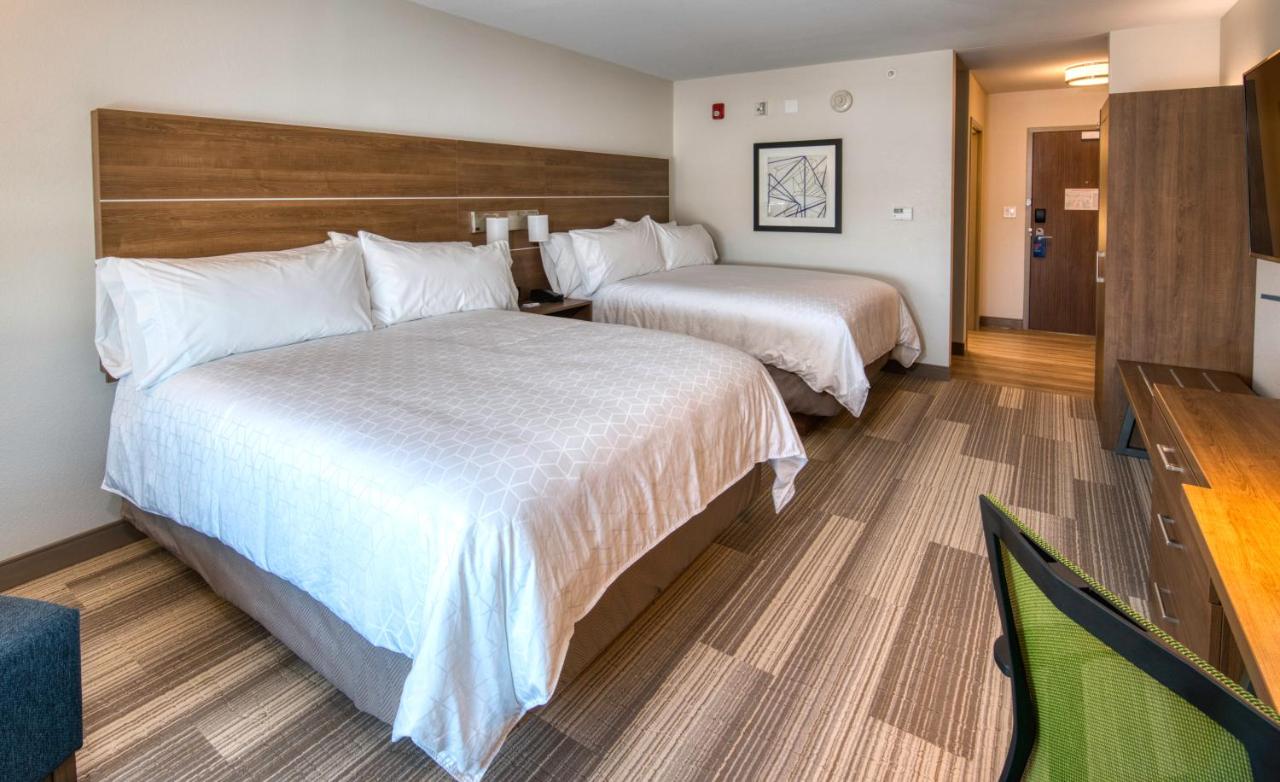 Standard Room at Holiday Inn Express & Suites Omaha Downtown - Old Market by IHG