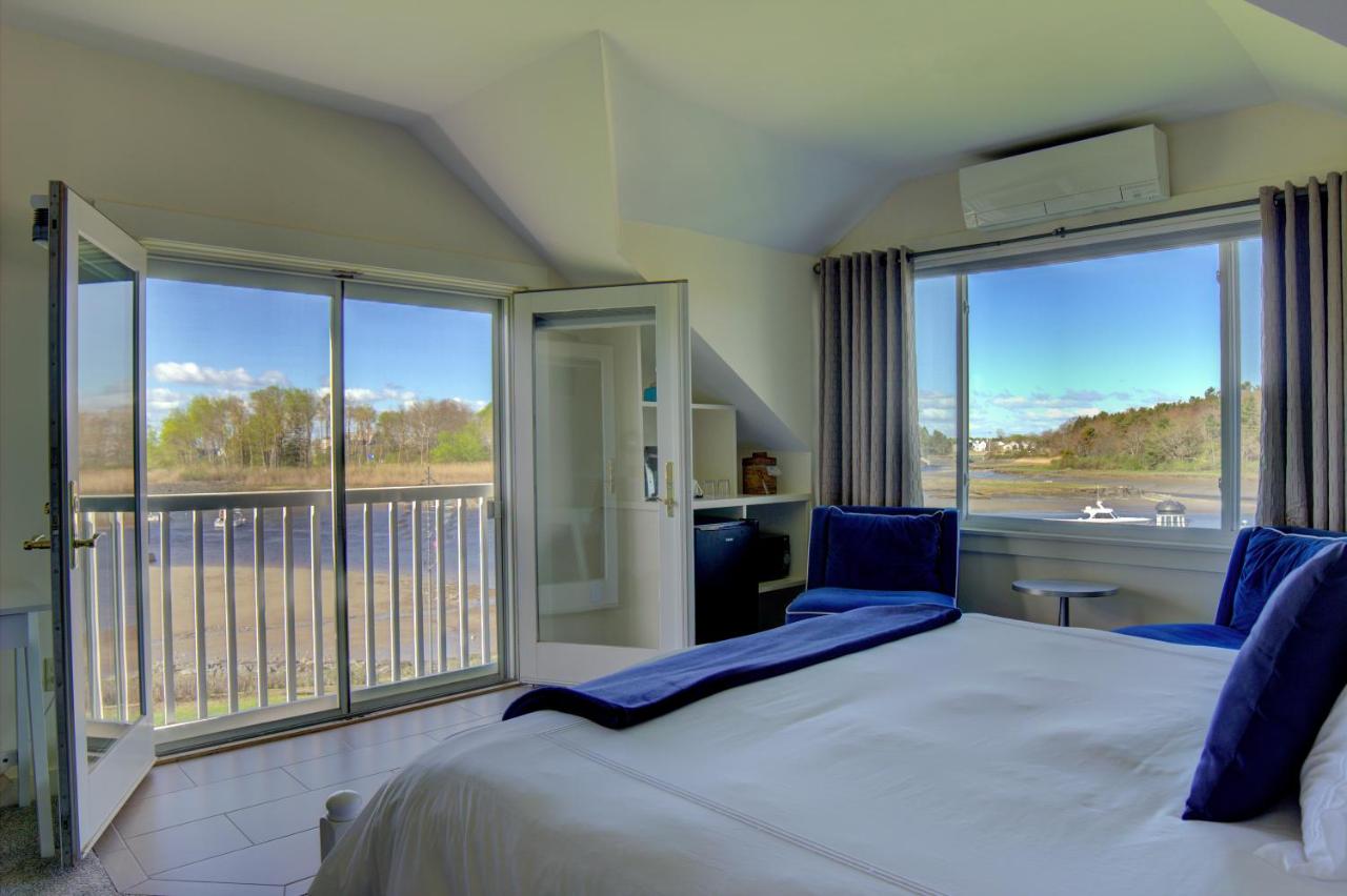 Deluxe King Room at Nonantum Resort