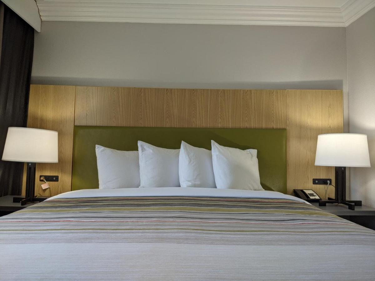 One-Bedroom King Suite with Sofa Bed - Non-Smoking at Country Inn & Suites by Radisson, Nashville, TN