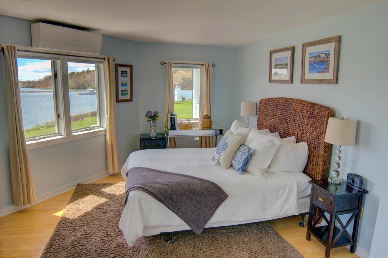 Queen Room at Nonantum Resort