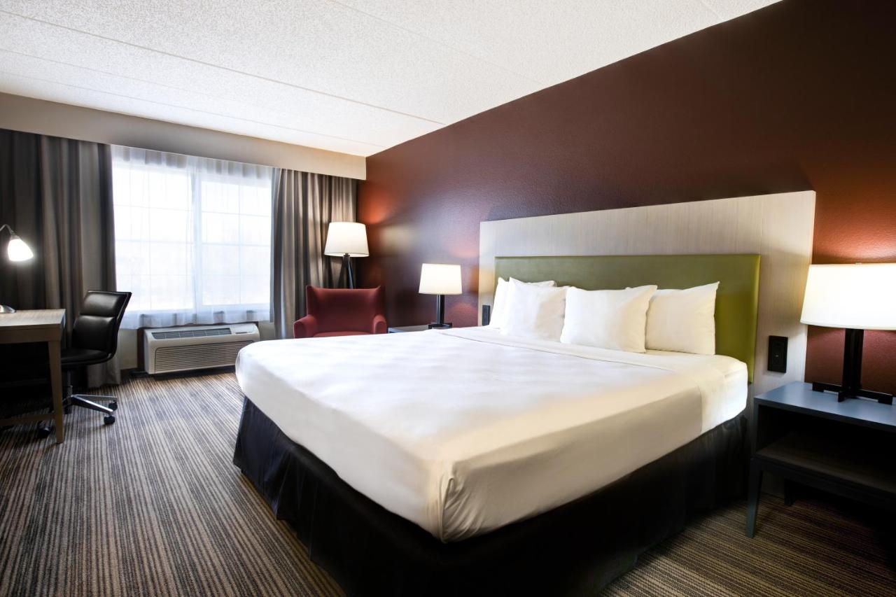 King Room - Accessible/Non Smoking at Comfort Inn & Suites St. Paul Northeast