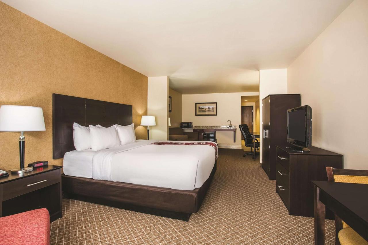 Deluxe King Room with Mobility/Hearing Impaired Access - Non-Smoking at La Quinta Inn & Suites by Wyndham Ely