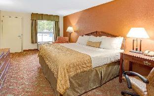 Room #7689311 at Baymont by Wyndham Murfreesboro