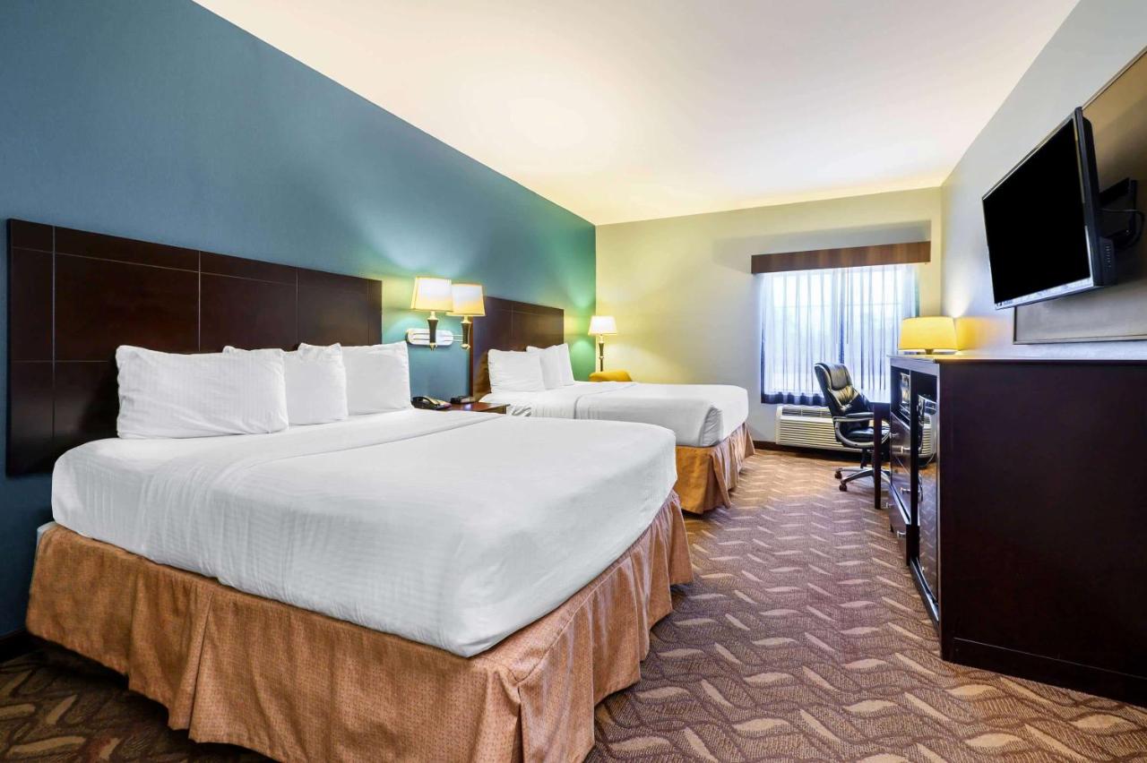 Queen Room with Two Queen Beds - Non-Smoking at La Quinta Inn & Suites by Wyndham Longview North