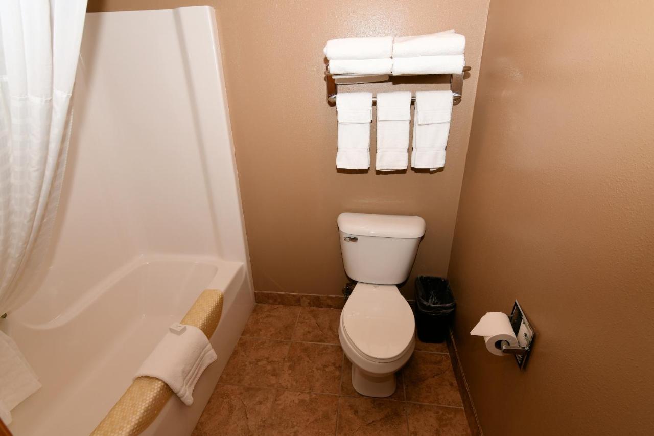 King Suite with Spa Bath at Cobblestone Inn & Suites - Denison Majestic Hills