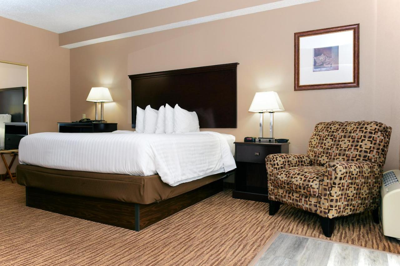 King Suite with Spa Bath at Cobblestone Inn & Suites - Denison Majestic Hills